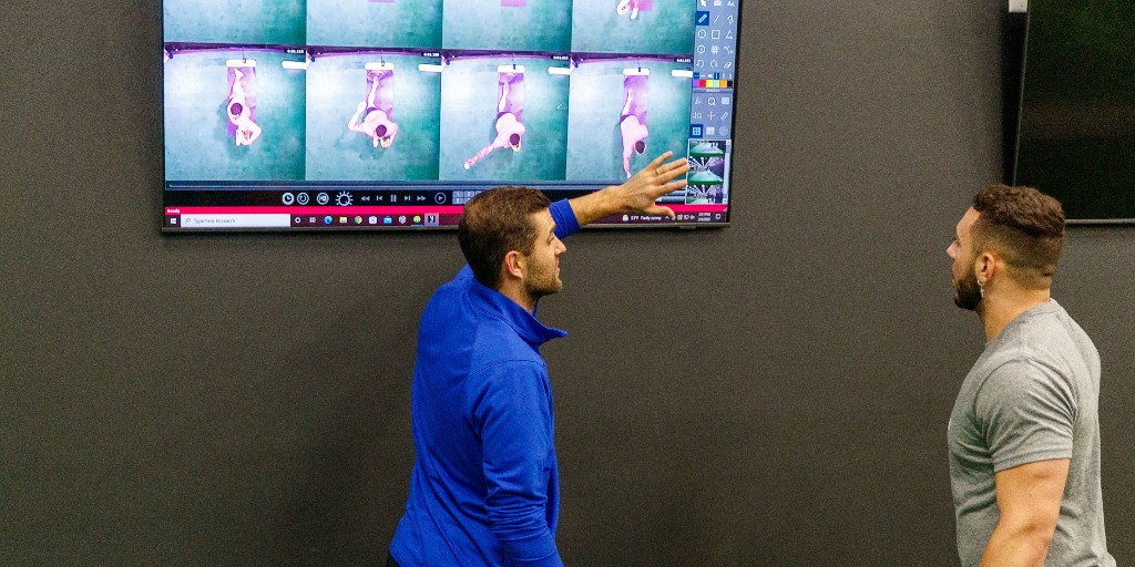 v1baseball's tweet photo. See you soon, #ABCA2023 🤩

Today's @ABCA1945 lineup - 30 minute V1 PRO software demos:

1:00 PM 👉 @EVPerryHusband, Professional Hitting &amp; Pitching Instructor and Consultant

3:30 PM 👉 General Session Demonstration

📍 V1 BASEBALL Booth (#519) 

@v1sports #v1baseball #abca https://t.co/O4cvDbxWTP