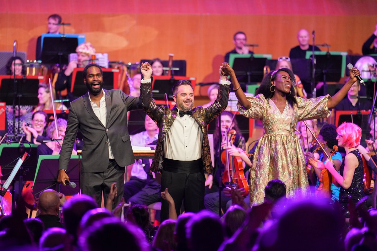 west_end_int's tweet photo. Now that was fun! Huge thanks to the brilliant @the_halle @alfonsocasadot and sensational @GOnitiri @AkoMitchell @LMarshallSinger #BryanChambers #SimonKing for a spectacular evening of Motown classics ... they may not have been dancing in the street but the aisles were full! https://t.co/Yo3DaZAqy4