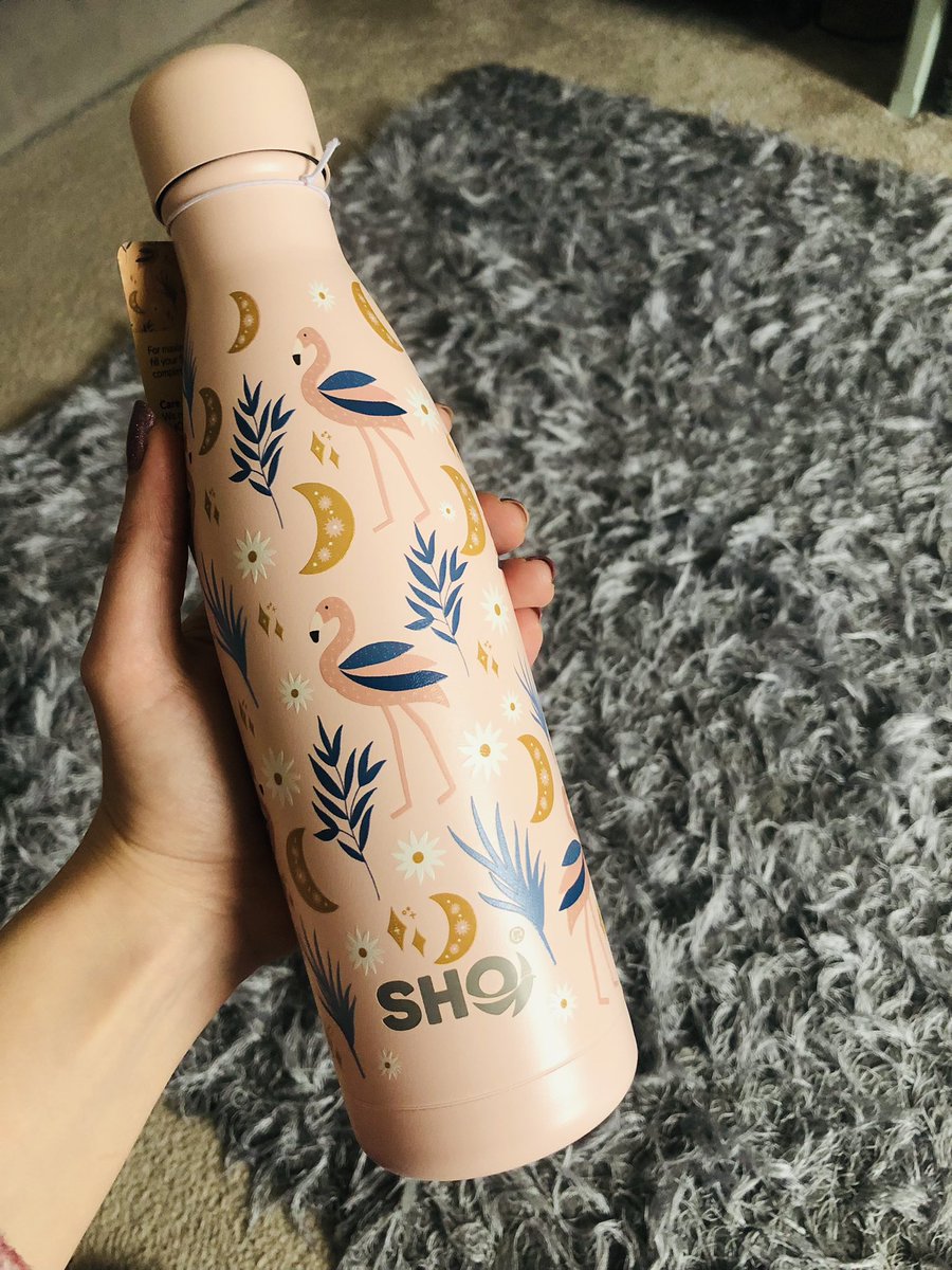 My new flamingo bottle by <a href="/shoreusable/">SHO</a> 🦩trying to keep away from those plastic bottles!