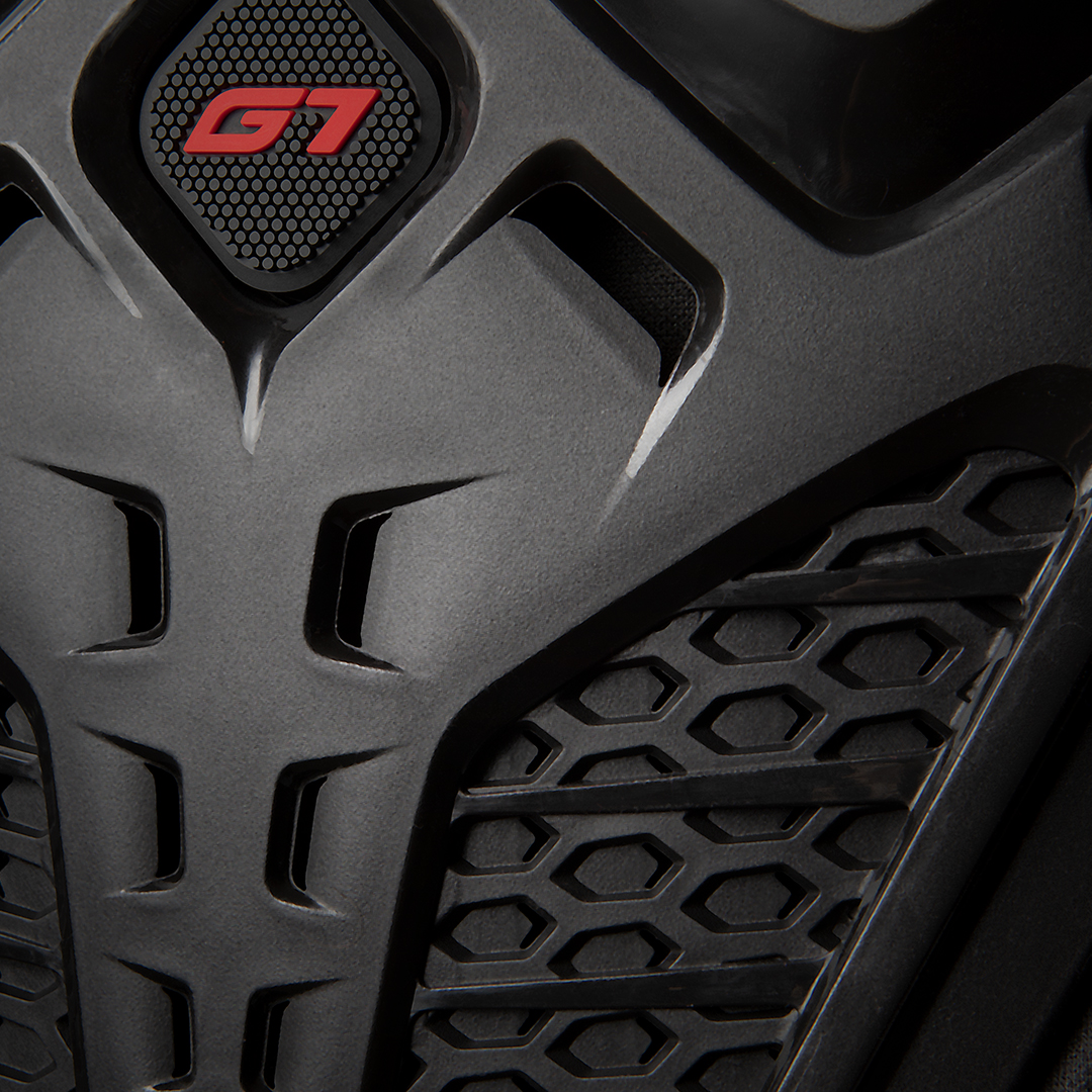 The G7 offers ultimate off-road upper body protection against debris and impacts. The G7 incorporates Impact Shield technology, an exterior high-impact-tested polymer on the front and back that provides optimum protection against debris and collisions. #WeAreProtection https://t.co/a6cReL96mJ