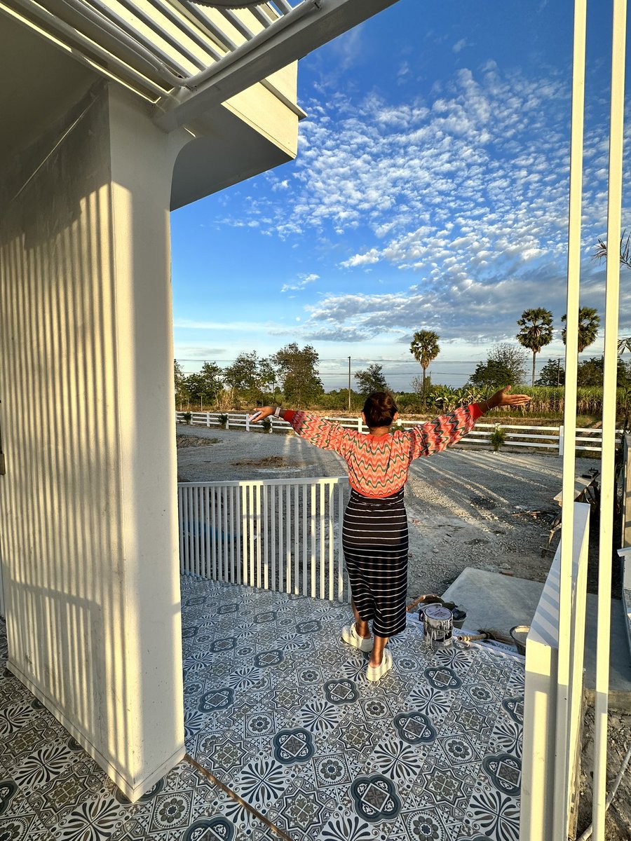 WhiteBridgeCafe's tweet photo. The cafe build is coming along great! We’re hoping to open sometime around May 2023. We’ll see how the build progresses over the next few months :-) #Thailand https://t.co/GmUvFpMfci