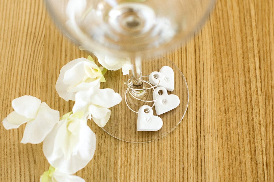 Personalised Clay Wine Glass Charms - Wedding / Party tuppu.net/936c44c9 #Etsy #Wedding #weddingsignage #rusticwedding #HoneywellWeddings #Bridetobe #WineGlassCharms