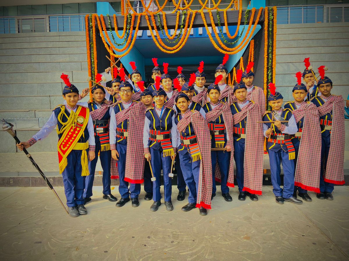 GbsssVarunMarg's tweet photo. दिनांक 4 /1/2022 को *त्यागराज स्टेडियम* में 'ऑल इंडिया सिविल सर्विसेज खेल प्रतियोगिता' का शुभारंभ विद्यालय के छात्रों का बैंड मुख्यातिथि के रूप में उप-निदेशक (शिक्षा) *श्री रामाचन्द्र एम० सिंघारे* के अतिरिक्त अन्य गणमान्य व्यक्तियों ने भी अपनी गरिमामयी उपस्थिति से आलोकित किया। https://t.co/UeYbxo979k