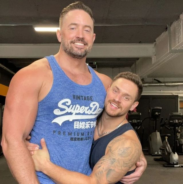 kuirspace's tweet photo. Mr&Mr on Instagram: "Reposted from @joshuaraymond.smith Hugs with my smoochey cakes! 👬 #gay #couple #tallandsmall #fyp #misterandmr #gaycouples #gayfaces"
https://t.co/YBaAfAmtbd https://t.co/feXG4qqux9