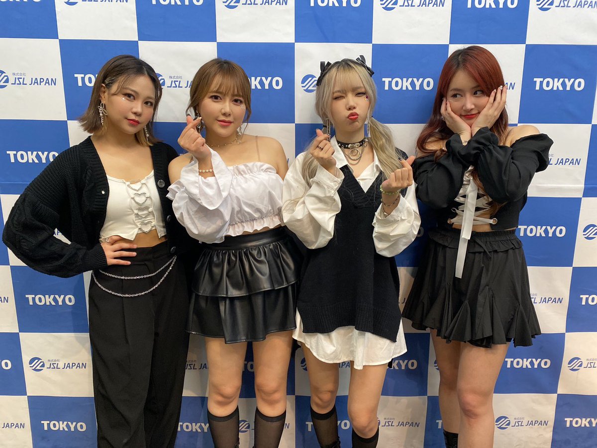 st_onair_global's tweet image. 今日から2部のライブ‼️
皆んな今日もありがとうございました❤️ 明日も5時、8時半だからヨロッピ😆❗️🧡
＃オンエア #온에어 #옹에아 #OnAir