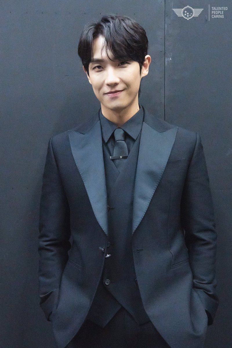 88_0207_'s tweet photo. 프레인 TPC 블로그 #이준 
오늘 여기 눕겠습니다 ... 하 ㅠㅠ 🥹🥹 https://t.co/f0c7CP7CxJ