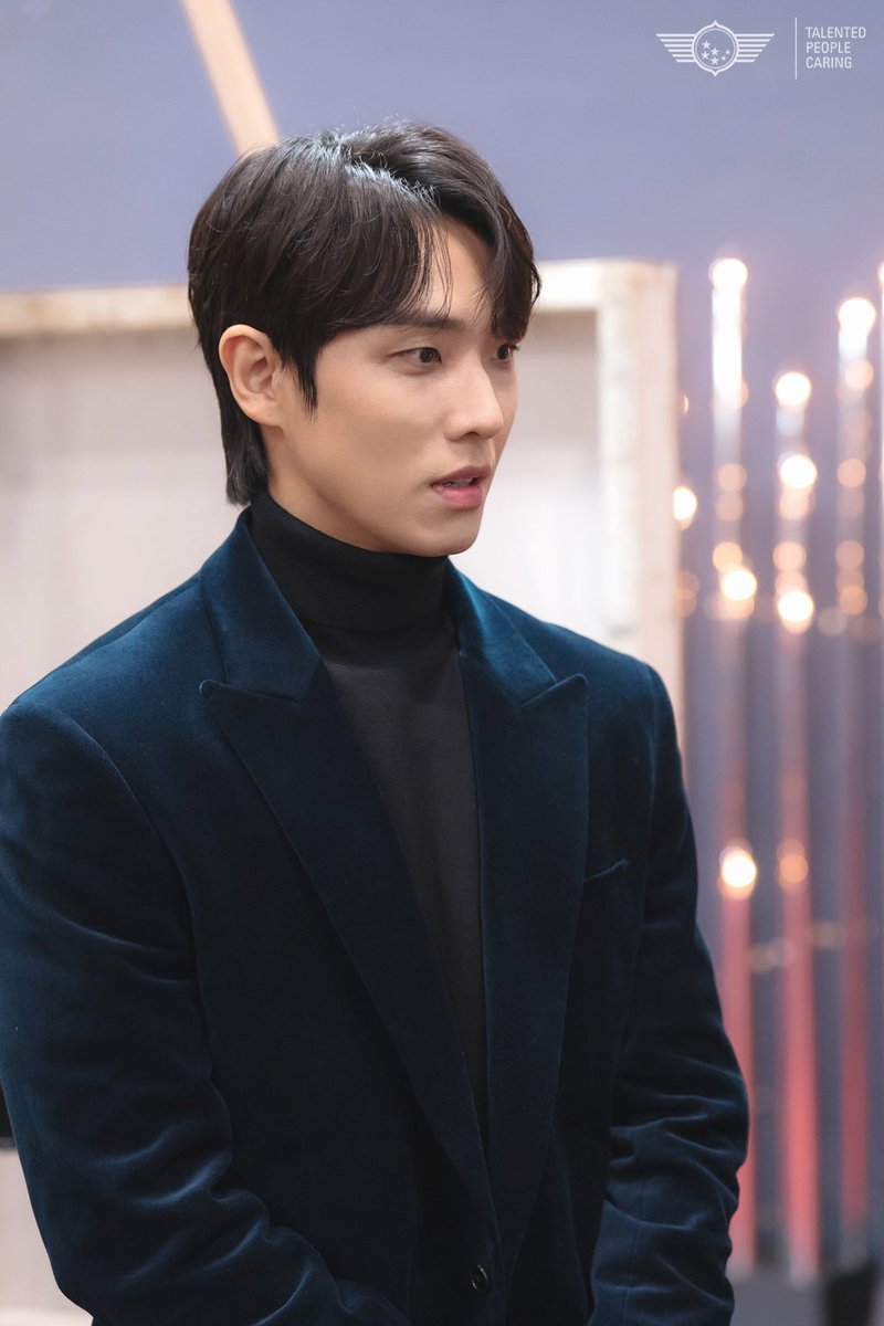 88_0207_'s tweet photo. 프레인 TPC 블로그 #이준 
오늘 여기 눕겠습니다 ... 하 ㅠㅠ 🥹🥹 https://t.co/f0c7CP7CxJ