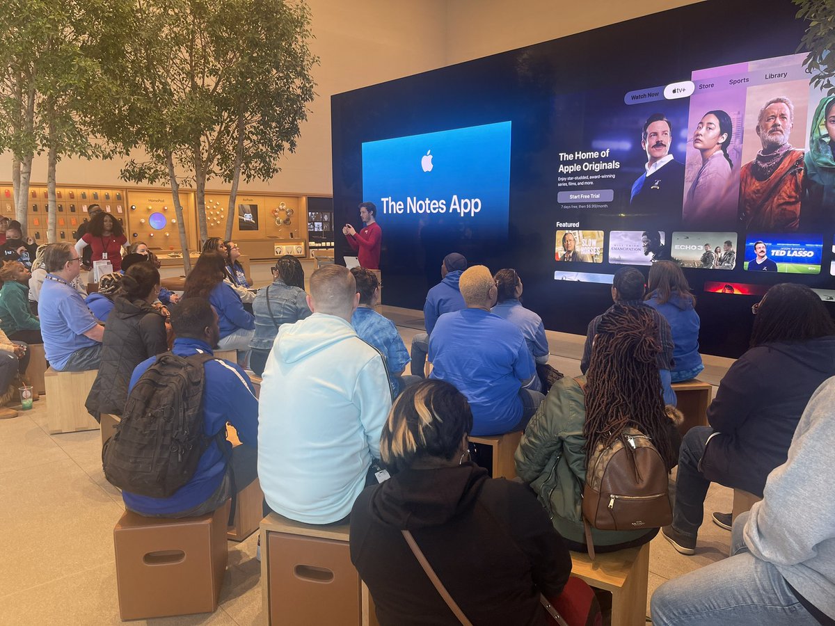 b_finney85's tweet photo. @AlexGreenElem + @Apple downtown Nashville on Broadway! Teachers are exploring ways to embed Apple tools and apps instruction!🤩 @MNPSLearningTec #AppleEdu https://t.co/Sm3rmAam3E