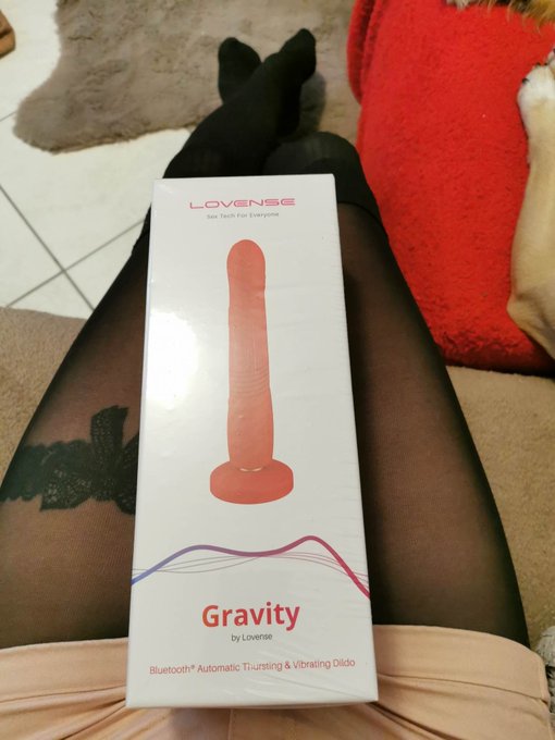 Eheh!! Regardez un peu mon nouveau #gravity de chez @Lovense !! On l'essaye apr&egrave;s? :D @CamModelToys https://t<a href="/tag/gravity"class="tags">#gravity</a>
