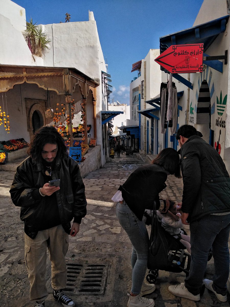 Nabil_1968's tweet photo. With a family from #Zaragoza discovering the #Medina of #Sousse
#TUNISIA #TÚNEZ #TUNISIE #discovertunisia #FTAV #Amvppc #worldlicensedtourguides #travelphotography #españa #portugal #china #holidays #vacaciones #viagens #privatetours https://t.co/lFTgOxaHbY