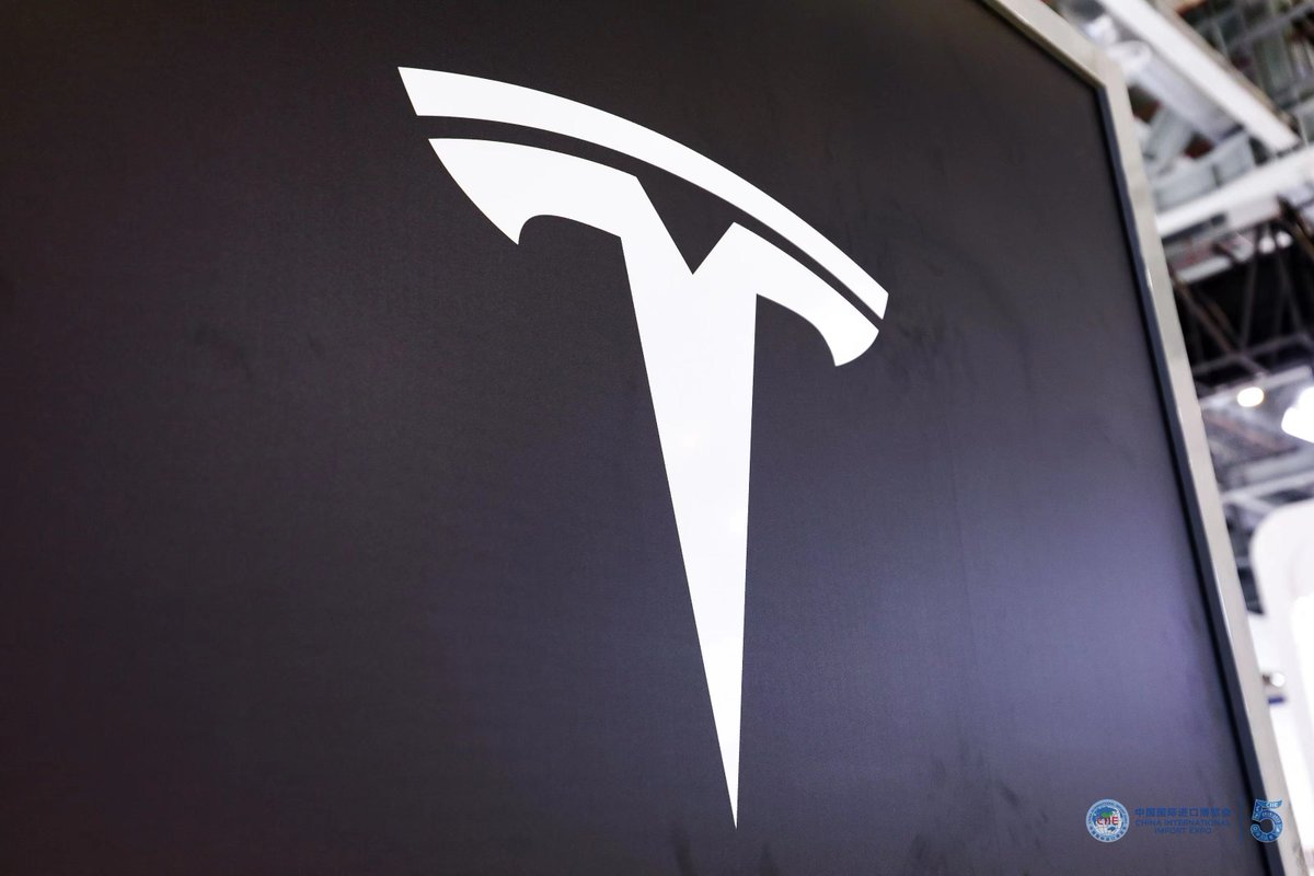 ciieonline's tweet photo. .@Tesla recently announced that it will publish the prices of its Model S Plaid and Model X Plaid in Chinese mainland on Jan 6 and start deliveries for the two models in H1 of 2023. The two cars were first introduced to Chinese consumers at the 5th #CIIE last year. #DebutAtCIIE https://t.co/RIMYhXGBJf