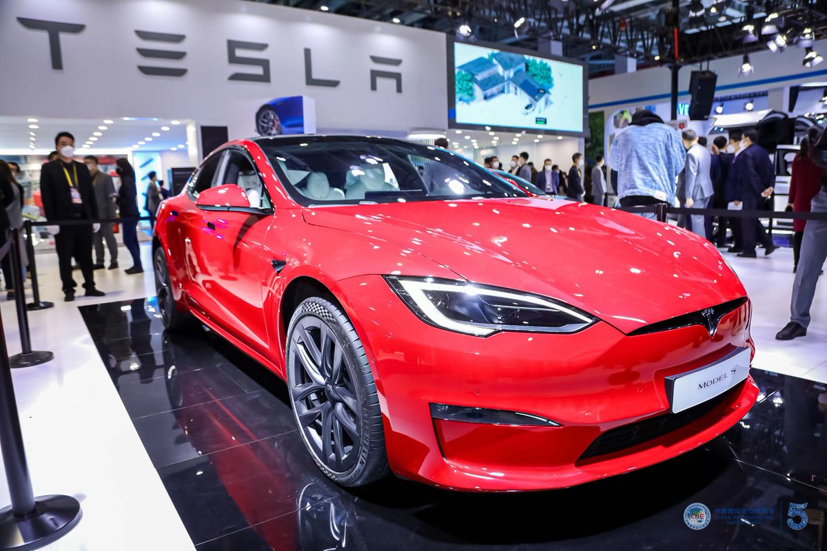 ciieonline's tweet photo. .@Tesla recently announced that it will publish the prices of its Model S Plaid and Model X Plaid in Chinese mainland on Jan 6 and start deliveries for the two models in H1 of 2023. The two cars were first introduced to Chinese consumers at the 5th #CIIE last year. #DebutAtCIIE https://t.co/RIMYhXGBJf
