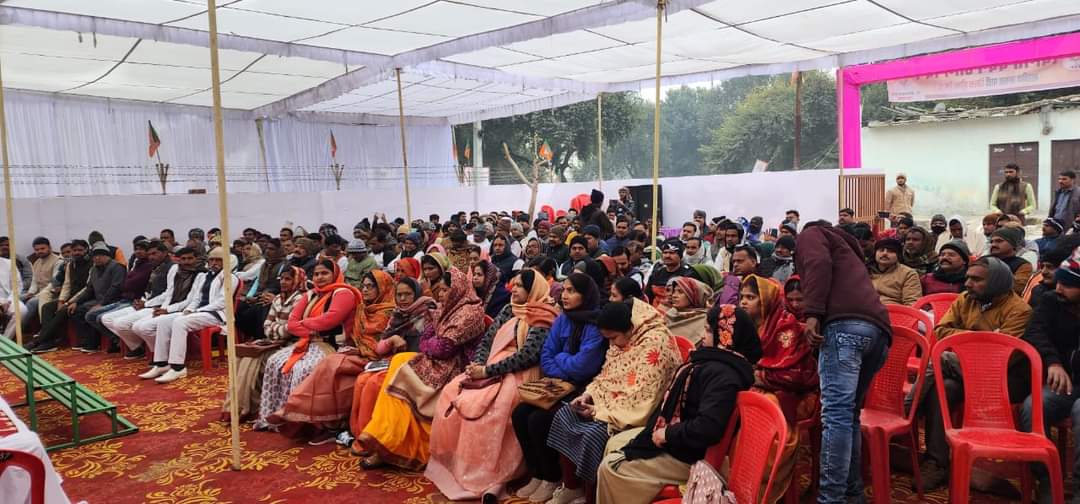 Rajendrabpl's tweet photo. भाजपा सहप्रभारी डॉ. रामशंकर कठेरिया ने मुरैना में मोर्चा/प्रकोष्ठ एवं मण्डलअध्यक्षों एवं स्थानीय कार्यकर्ताओं साथ बैठक, संगठनात्मक विषयों पर चर्चा की।इस दौरान प्रदेशमहामंत्री व चंबल संभागप्रभारी श्री हरीशंकर खटीक, जिलाप्रभारी जयसिंह कुशवाह व जिलाध्यक्ष योगेंद्र गुप्ता उपस्थित https://t.co/301BHbT49c