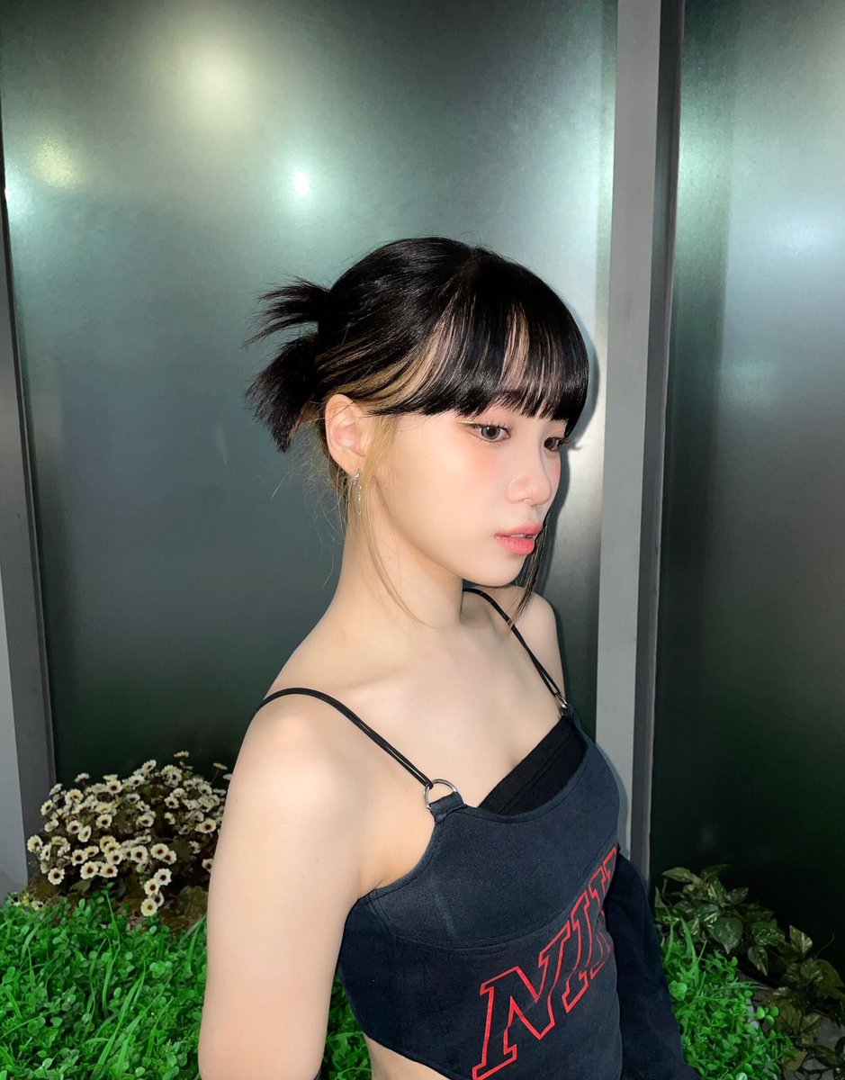 shuhja's tweet photo. first Inkigayo broadcast. 🤍 how was it? https://t.co/Qhin22Rddd
