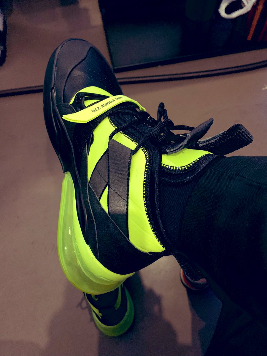 7mi1122's tweet photo. うわあああああ😭😭😭😭
嬉し泣き止まらない、頑張るぞ
#NIKE
#NIKEAIRFORCE270
#AIRFORCE270 https://t.co/Y4OABVxYPO