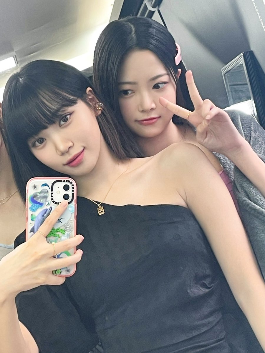 shuhja's tweet photo. our Eunchae, happy birthday! i feel happy and proud whenever i see you being bright and having fun. i hope that you can continue to have fun and promote in good health, i love you my little sister. 🖤 https://t.co/2LUvL6jEMN