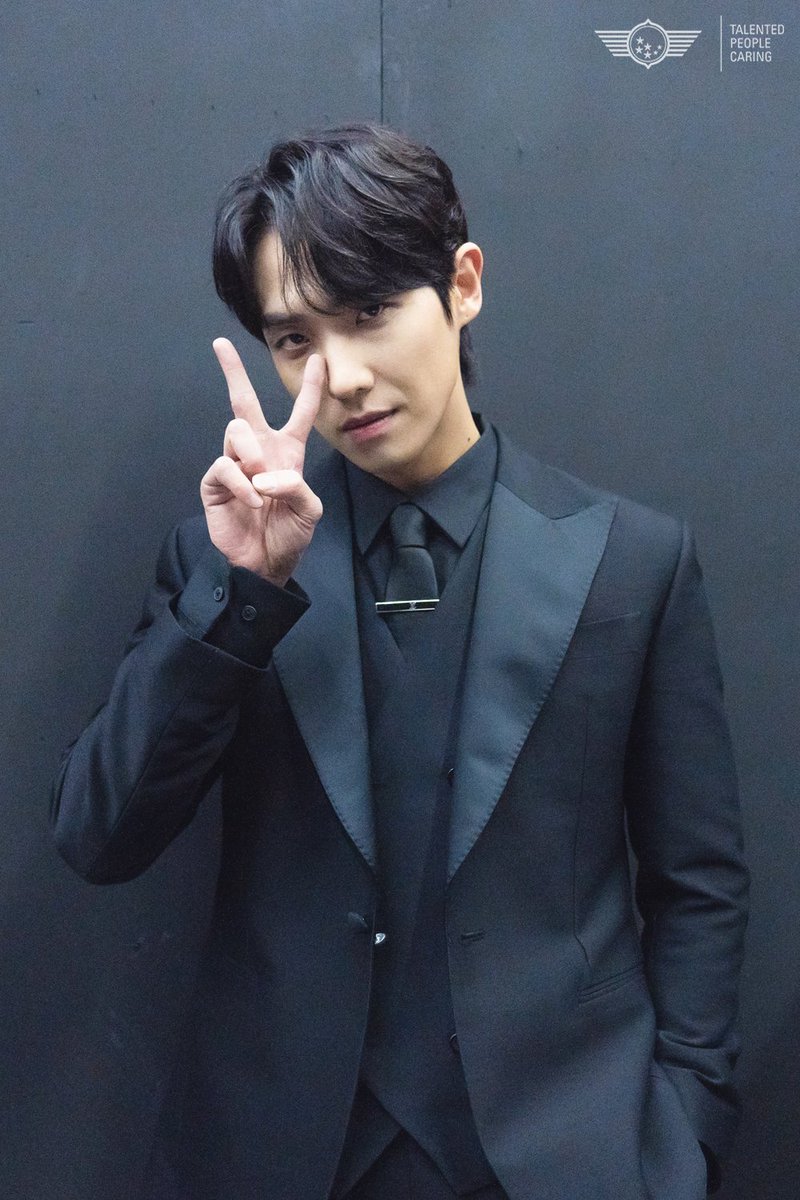 26_official_fc's tweet photo. 🆙프레인 TPC 포스트 업로드
       연기대상인 줄 알았는데.. 더보기
https://t.co/LVqJI3jJbY

#이준 #LEEJOON #イ·ジュン https://t.co/FHCKEdWAeA
