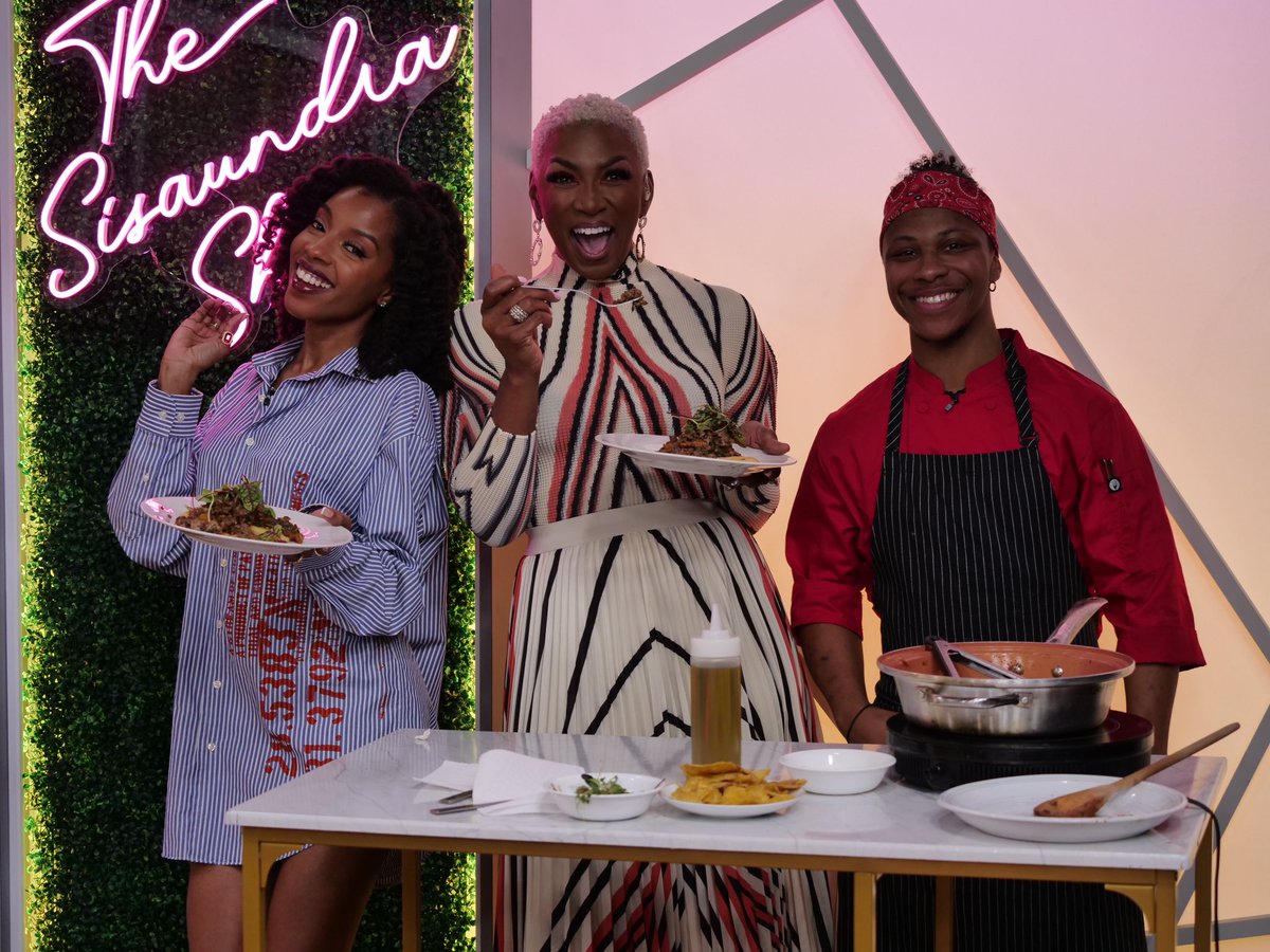 On last night’s show we talked Netflix Top 5… Also Chef Terrell is BACK! 

What are you currently watching on Netflix? ⬇️ Can we talk about the wardrobe in Emily in Paris?! The outfits are SO 🔥🔥🔥

The @sisaundrashow re-airs today at 10 am on @comcast @xfinity channel 1623