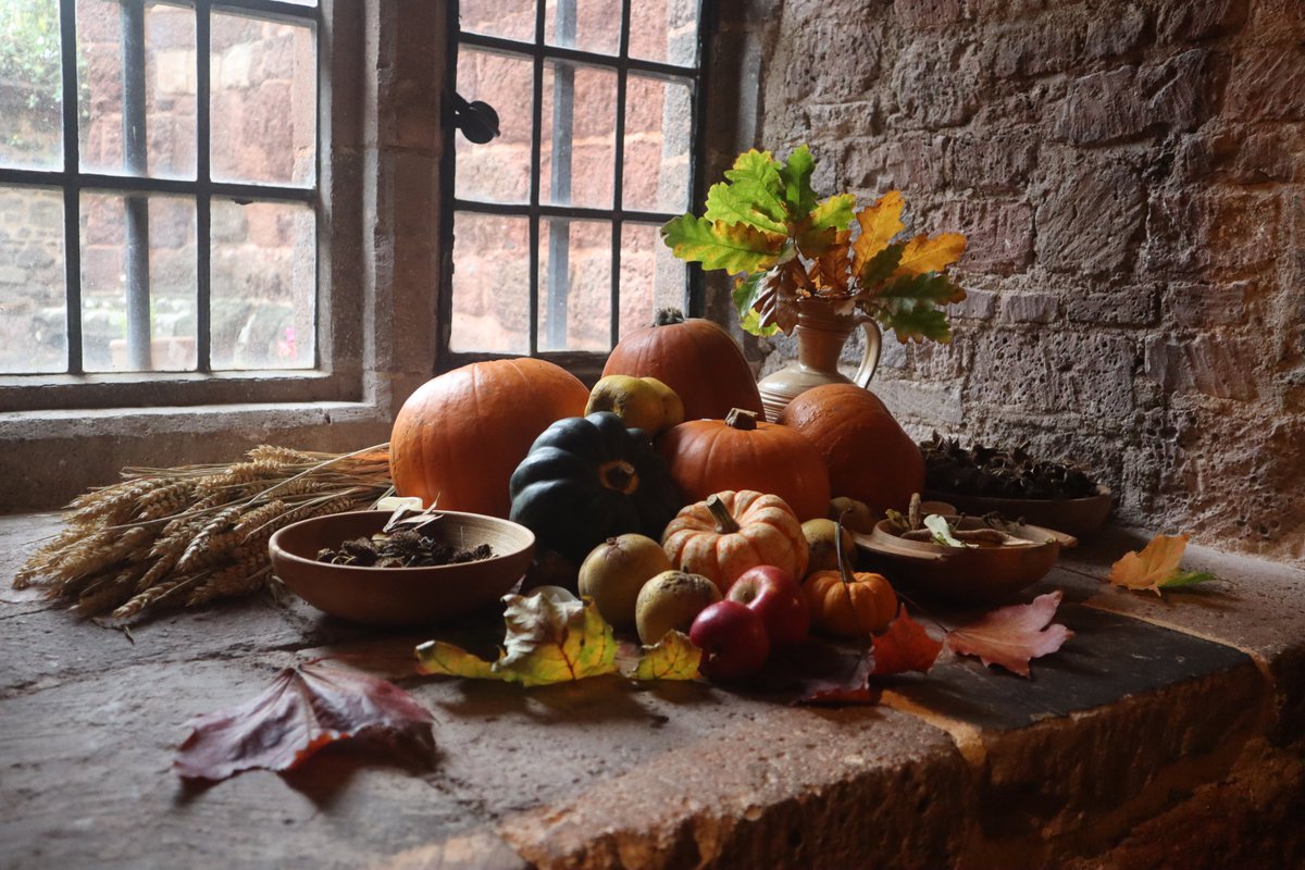 @SASpencerExeter and I created an autumnal, harvest-themed installation with specially curated artwork @nixpriory A privilege to explore Exeter's oldest building in this way and bring new people in to engage with arts and heritage. @HeritageFundL_S @HAPHeritage @gillianartist
