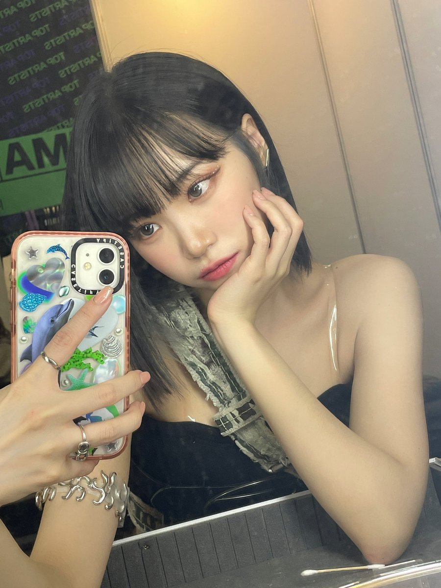 shuhja's tweet photo. FEARNOT!! we got 2 awards at the MMA's yesterday! ㅠㅠ i'm so so thankful everytime we achive just one of our goals, i feel incredibly happy that we're with FEARNOTs. thank you for always staying safely by our sides. https://t.co/gI9b6mKSmo