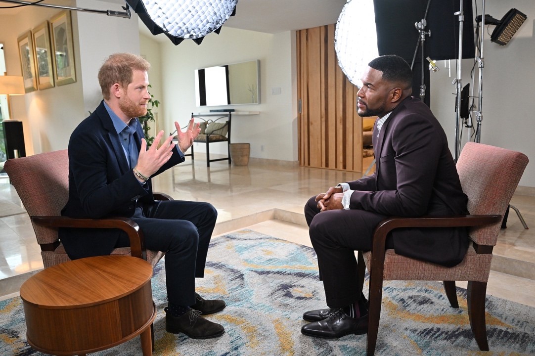 Good Morning America's @michaelstrahan has a wide-ranging interview with Prince Harry ahead of memoir release, 'Spare' Read more: bit.ly/3XatPyG