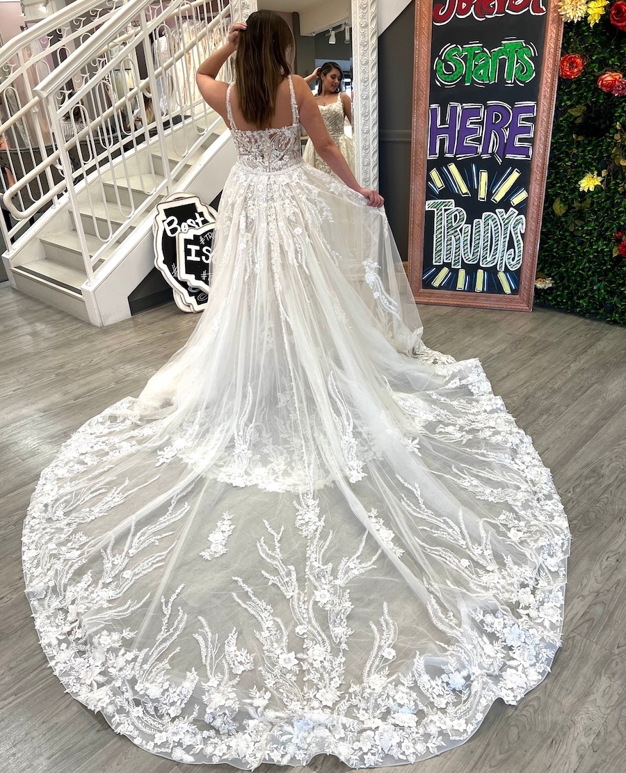 TrudysBrides's tweet photo. Make a dramatic entrance in Tiana, style D318 with her striking detachable train. She's from the Disney Fairy Tale Weddings collection by @AllureBridals. 

Your #HappilyEverAfter appointment awaits you at https://t.co/bCeQFCNgoF.

#weddings #weddinginspo #disneyweddings https://t.co/S7xFzwLluP