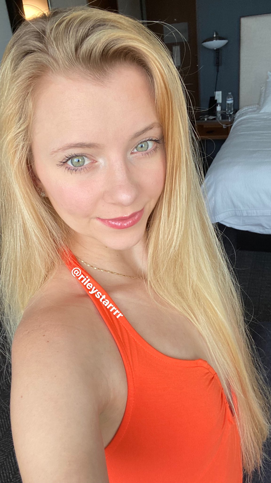 Riley Star on X: RT @RileyStarrrr: Hope you're all having a lovely day😇  t.cos6QMpM7dFU  X