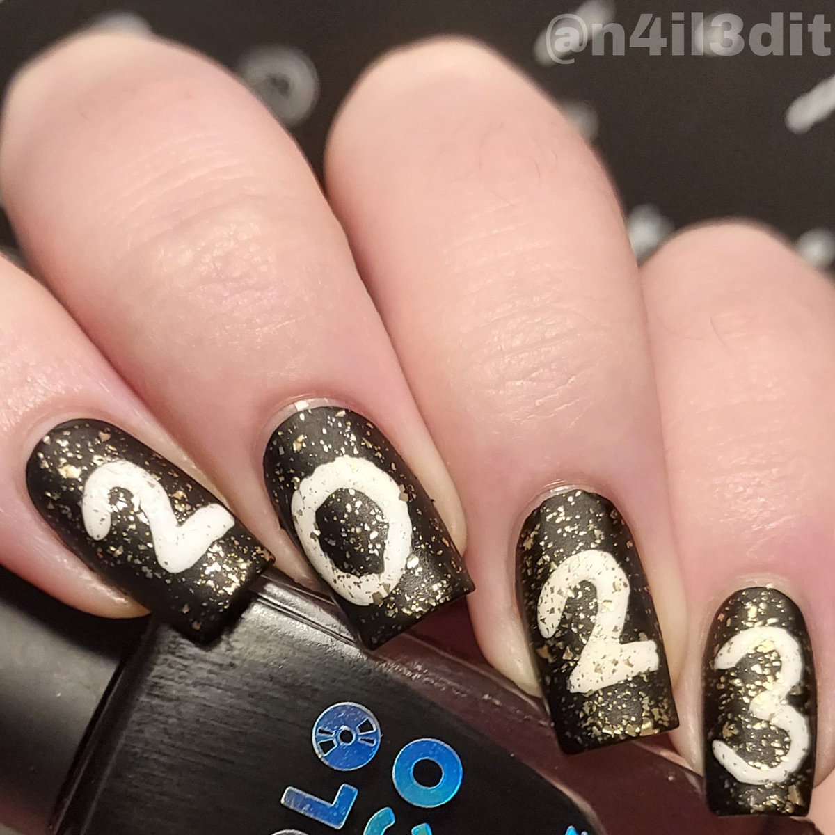 n4il3dit's tweet photo. Holo #amethystkittens and HAPPY 2023!! I hope you all have an amazing year ๐๐
๐๐๐๐๐๐
Products from
@holotaco @nailogical
๐๐๐๐๐๐
#holotaco #holotacocombo #nailsof2023 #mattenails #2023nails #nailsoftheday #nailsofig #nailsnailsnails #holotaconewyear2023 https://t.co/dRRGjiLnda