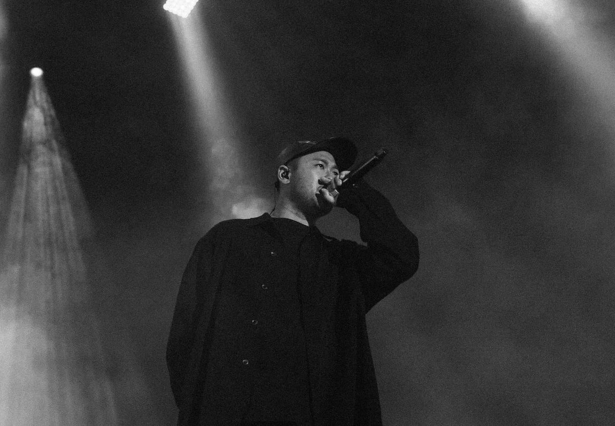 KPlantao's tweet image. Hoje é niver do #Mithra do #EpikHigh
Parabéns!!!!
#HappyBirthdayMithra