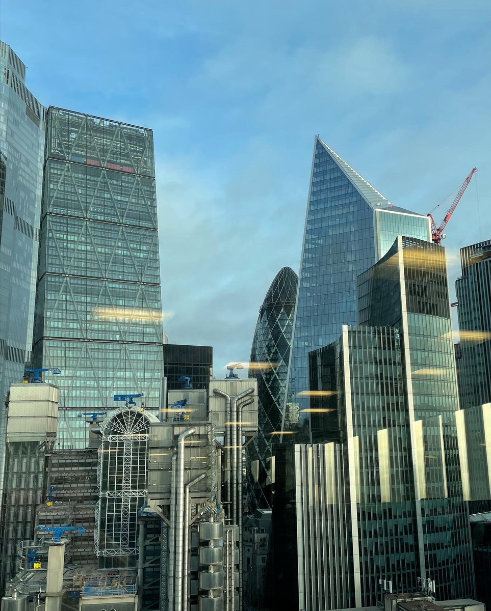 lorrainel's tweet photo. First day in new London office @KennedysLaw . We’ve moved to the Walkie Talkie building (the Fenchurch Building) &amp; the view is wonderful. 
Must make my way upstairs to The Skygarden at some point too for even more views. 

#walkietalkie #londonbuildings #cityviews #lawfirmlife https://t.co/F32Xzoqe2Z
