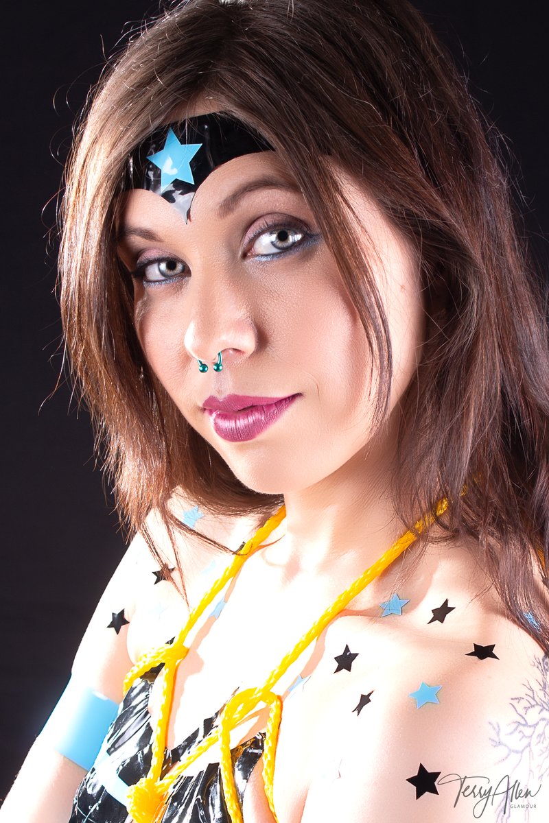 Vinyl Body Art tweet media