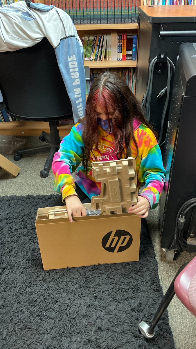 mathewblades's tweet photo. Today we dropped 25 laptops and hotspots off to South Pointe Elementary - thank you @mobilebeacon for your grant!!! Video on the way #title1tech https://t.co/ipQFO1XYk4