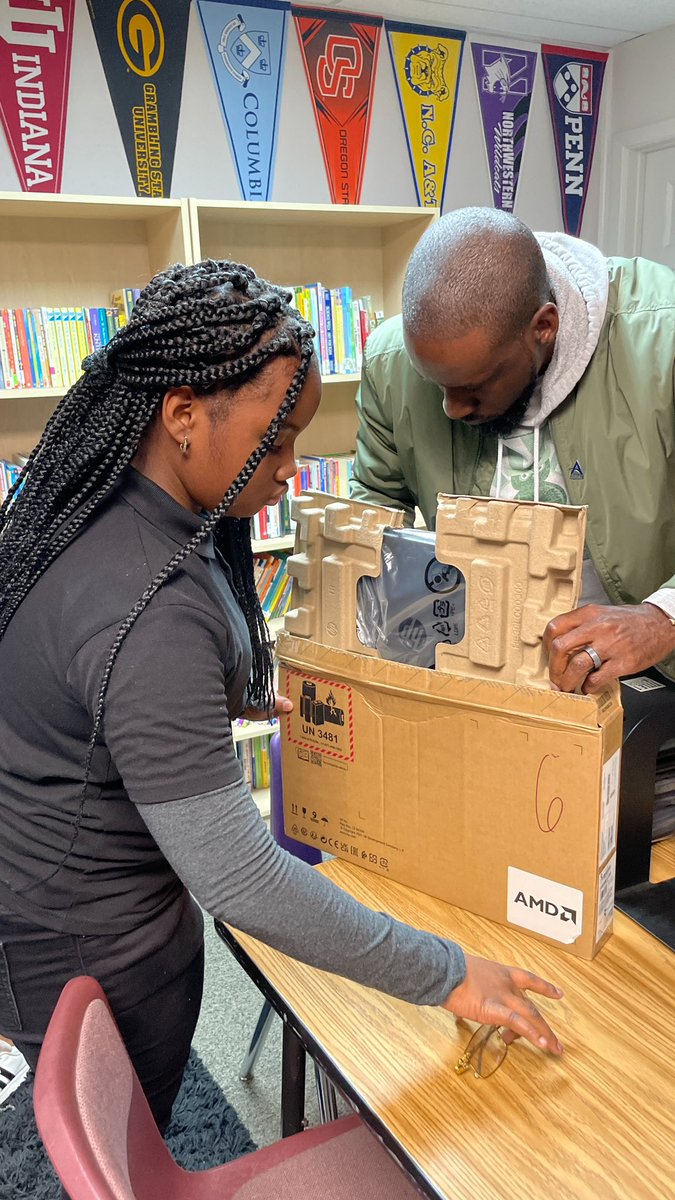mathewblades's tweet photo. Today we dropped 25 laptops and hotspots off to South Pointe Elementary - thank you @mobilebeacon for your grant!!! Video on the way #title1tech https://t.co/ipQFO1XYk4