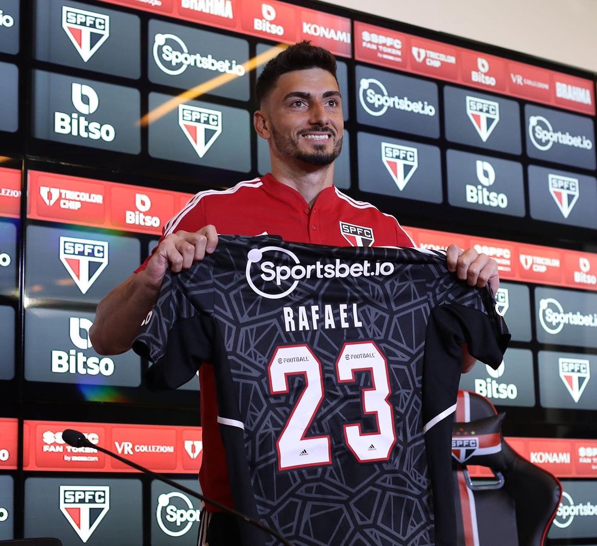 mercatosphera's tweet photo. 🇧🇷 @SaoPauloFC ha fichado al guardameta brasileño Rafael (33 | #AtMineiro) por 900.000 €. Firma hasta diciembre de 2025. https://t.co/m188i08t3j