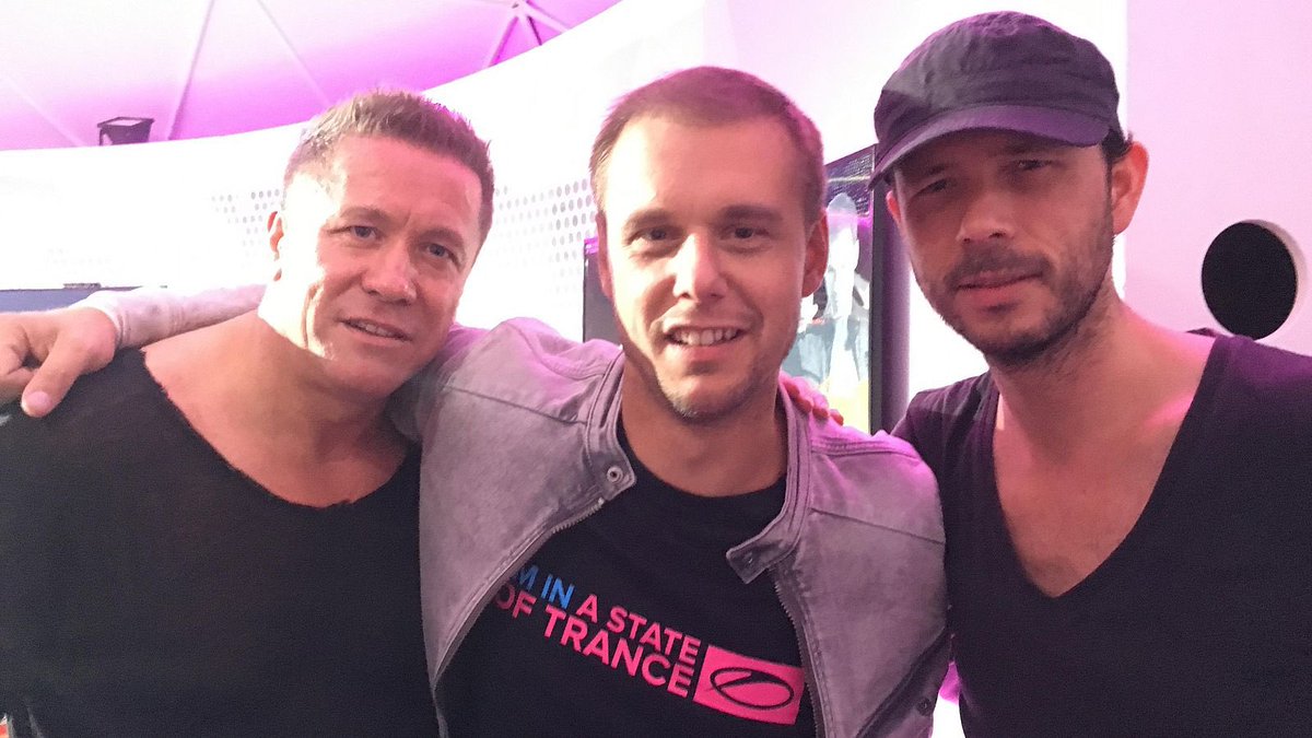 dully718's tweet image. Massive anthem 😍😍😍😍🙌🙌🙌🙌 #ASOT1102