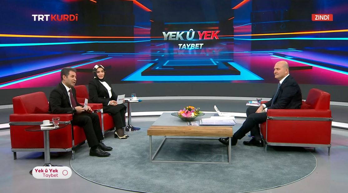 Wezîrê Karên Navxweyî Süleyman Soylu, mêvanê bernameya Yek û Yekê. Rojnameger Kemal Gümüş û Nivîskar Zeynep Alkış dipirsin, Wezîr 
<a href="/SuleymanSoylu/">Süleyman Soylu</a>,di weşana zindî ya TRT KURDî'yê de pirsan dibersivîne.

Weşana zindî dest pê kir: trtkurdi.com.tr/zindi-tv