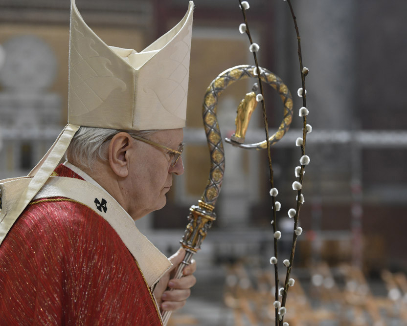 'I think that great majority of the Catholic faithful feel that #BenedictXVI was close to them & his great theological works remain with us even after his death. His consequentiality & theological discernment made him a great theologian.'
- #CardinalErdő about #PopeBenedictXVI