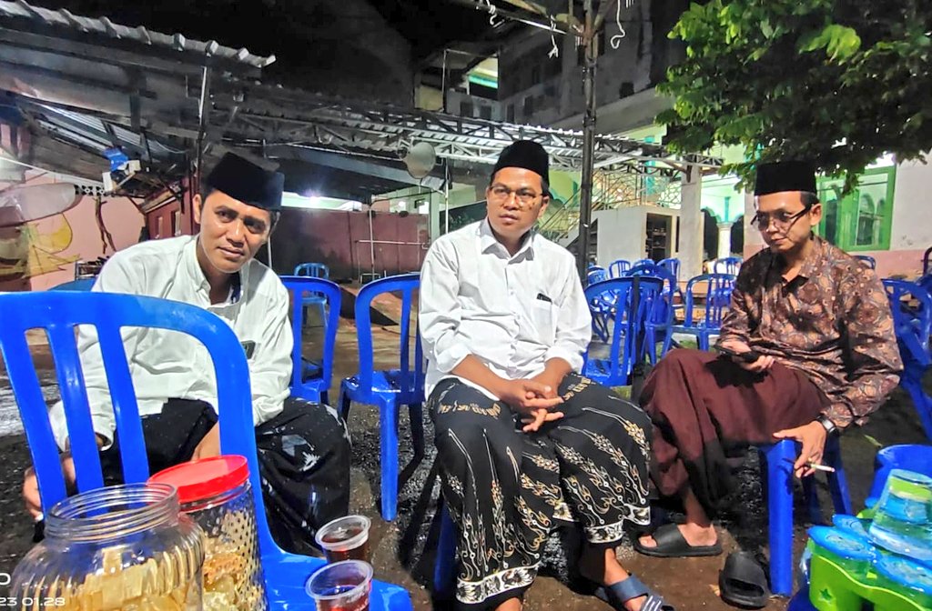 mideomoto's tweet image. Alhamdulillah PH Suriyah Tanfidziyah @pcnukabmagelang berkesempatan sowan Takziyah #dinihari ini . Salam takdzim katur sedoyo PH @pcnujepara 🙏