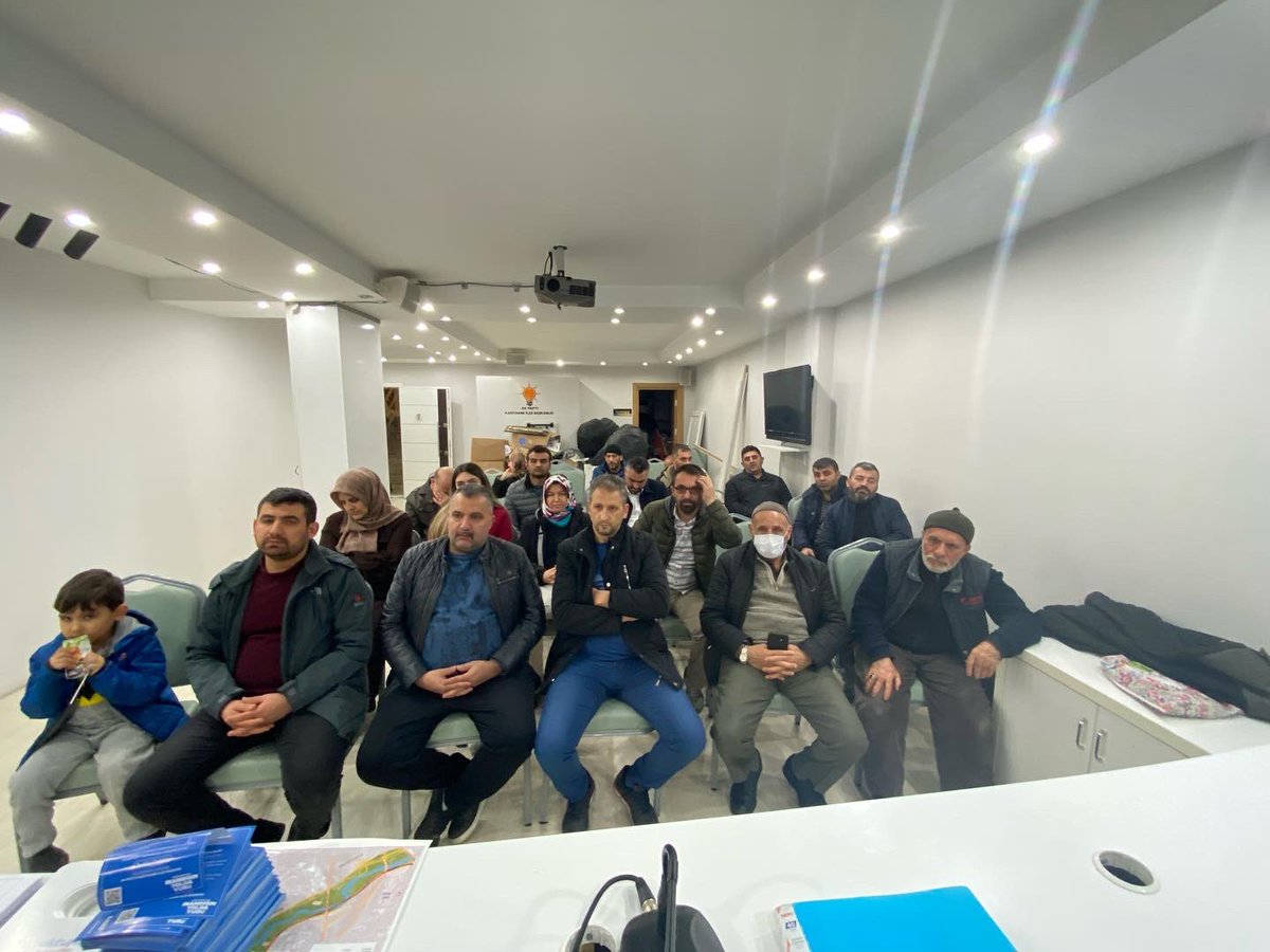 Ak Parti Kağıthane Merkez Mahallesi Haftalık Olağan Yönetim Kurulu Toplantımızı Mahalle Başkanımız <a href="/omeratilla34/">Ömer Atilla</a>` Beyin Başkanlığında Gerçekleştirerek Gündeme Dair Değerlendirmelerde Bulunduk.

<a href="/akkagithane/">AK Parti Kağıthane</a>
<a href="/drserkancanturk/">Dr. Serkan Cantürk 🇹🇷</a>
<a href="/MevlutOztekin/">Mevlüt Öztekin</a> 
<a href="/omeratilla34/">Ömer Atilla</a>
#KalbimizKağıthane