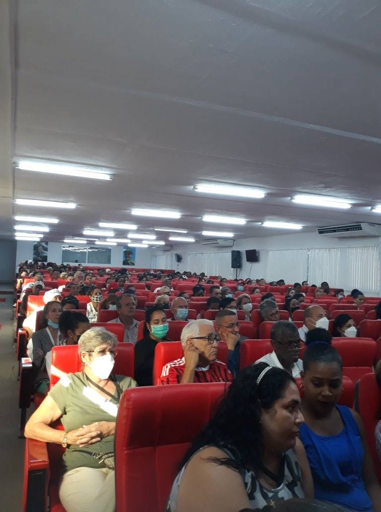 Visitamos hoy la <a href="/Colaboracionqba/">Unidad Central de Cooperación Médica 🇨🇺</a> e intercambiamos  con sus trabajadores sobre los resultados alcanzados en el año 2022, así como las perspectivas y retos para este  nuevo año, con el compromiso de seguir enalteciendo el quehacer de #CubaPorLaVida.

#JuntarYVencer