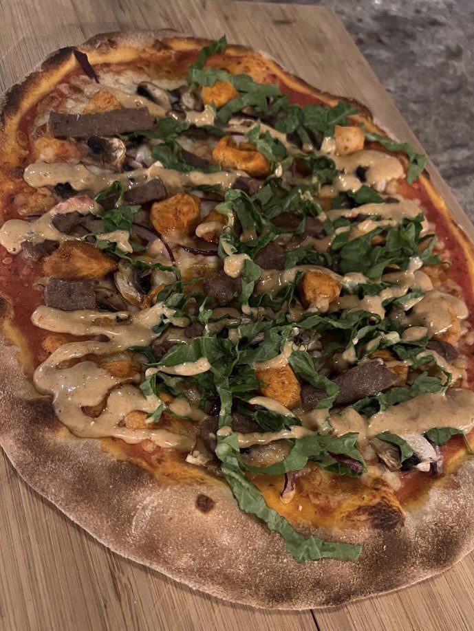 flamingcrust's tweet photo. Who do you think would like this kebab on a pizza? Yum! 🍕
Kab-izza! Doner kebab meat, paprika chicken, mushroom, lettuce, house sauce drizzle.
#Pizza #FlamingCrust #Saintfield #kebabPizza https://t.co/5wfbMvruRy