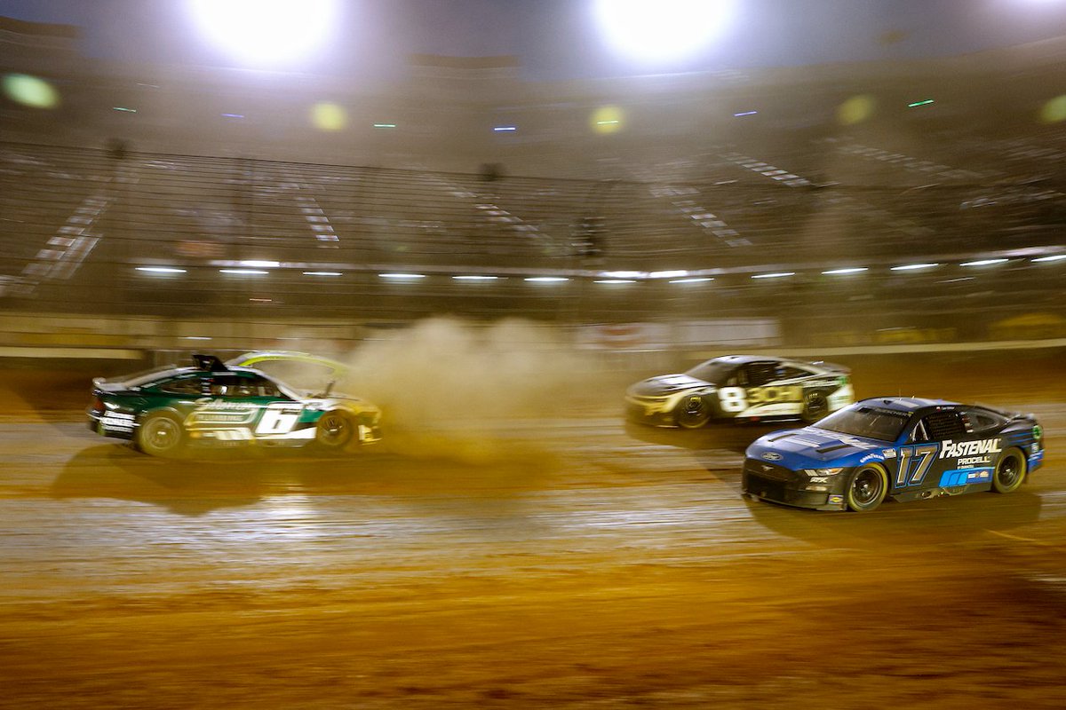 ItsBristolBaby's tweet image. Admit it, you want to see the #FoodCityDirtRace 😏

🎟 bit.ly/3E9rX2A

#ItsBristolBaby #ItsDirtBaby #NASCAR