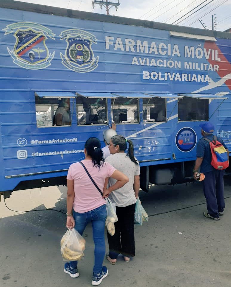 CAFMA_AMB's tweet photo. #05Ene//La Farmacia Móvil de la @AmbFanb, del Edo #Aragua,se encuentra prestando sus servicios en el #Municipio #MarioBriceñoIragorri #CañaDeAzúcar en el #Sector8, frente a la panadería del Samán, Continuamos llevando bienestar al Pueblo Soberano
¡Asiste!
#Venceremos
@Comgral_amb https://t.co/anVElG7wN6