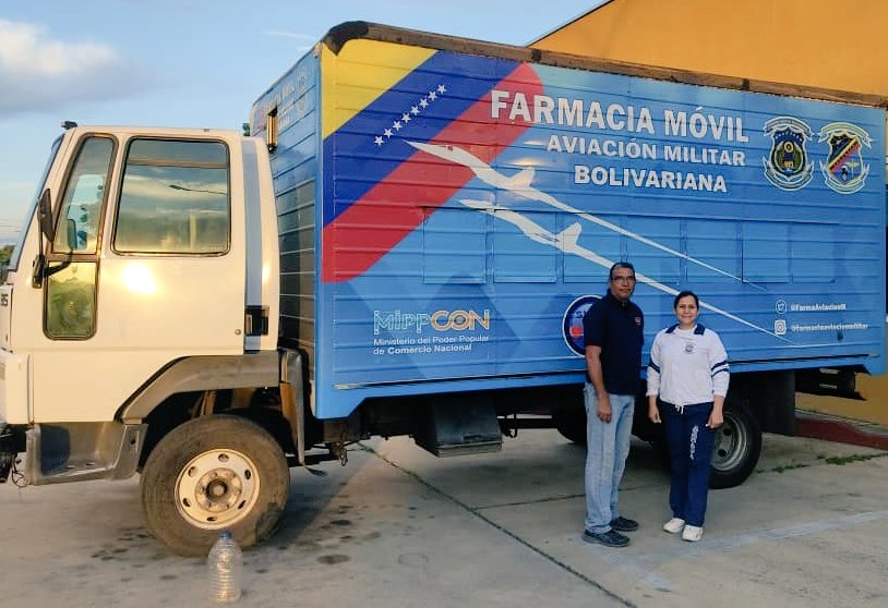 CAFMA_AMB's tweet photo. #05Ene//La Farmacia Móvil de la @AmbFanb, del Edo #Aragua,se encuentra prestando sus servicios en el #Municipio #MarioBriceñoIragorri #CañaDeAzúcar en el #Sector8, frente a la panadería del Samán, Continuamos llevando bienestar al Pueblo Soberano
¡Asiste!
#Venceremos
@Comgral_amb https://t.co/anVElG7wN6