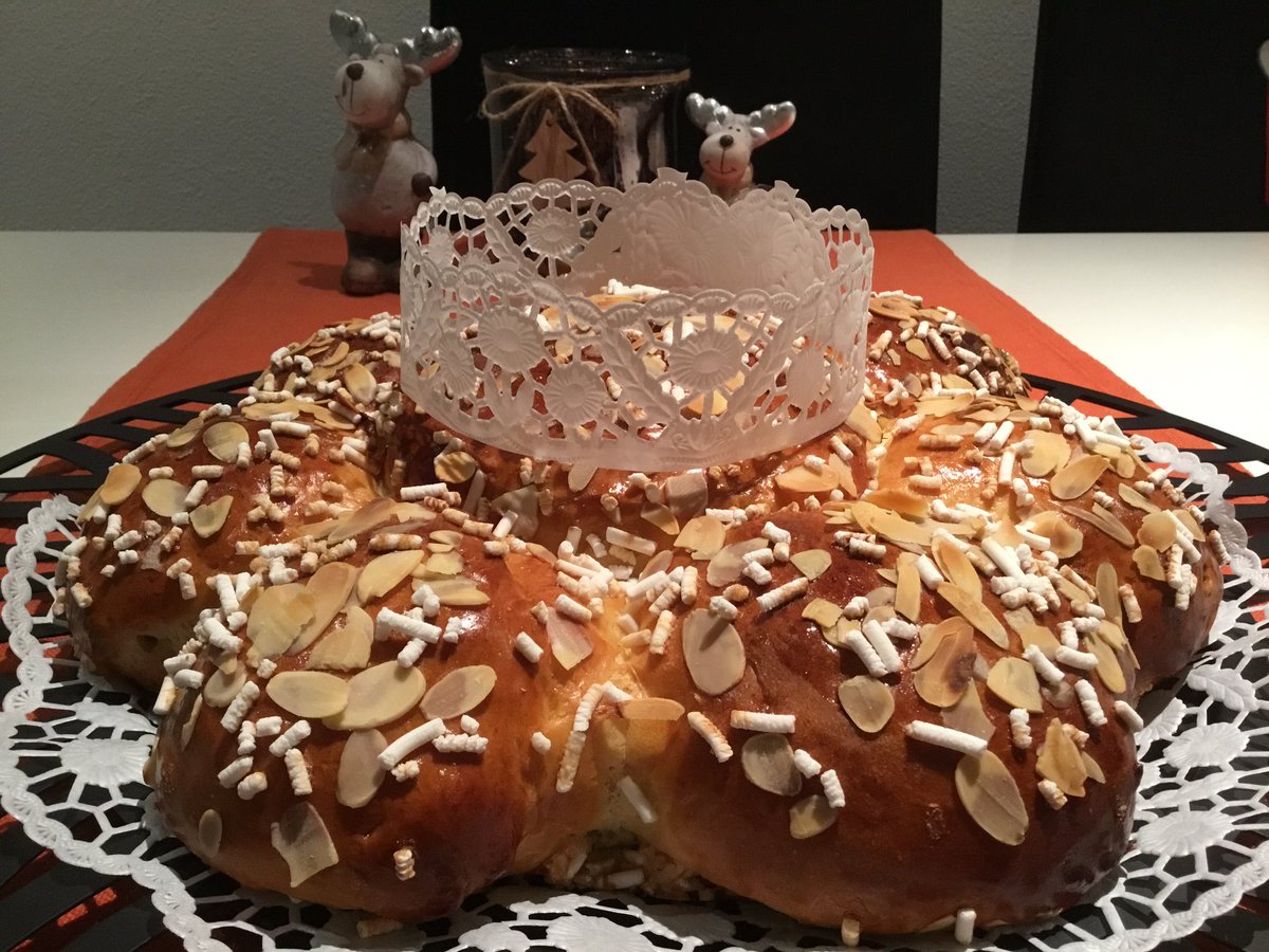January 6th - 3 kings cake bread 👑
Ready for tomorrow