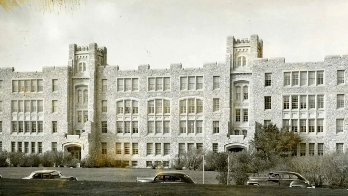umarchives's tweet photo. Do you know that you might have passed by Prof. Arthur Henry Reginald Buller himself near the Buller Building?
CBC News tells the buried secrets on the UM campus: https://t.co/OSTyuYxw9P
@umanitoba @UM_Libraries #UManitoba https://t.co/EF2iBldudV