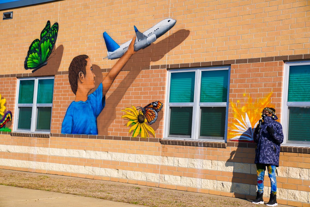 Calling local artists! We are accepting proposals for mural installations for six new schools under construction! Murals should encourage pride and celebration of each community’s identity and diversity. Proposals are due by Jan. 25.

Learn More: pgcps.org/about-pgcps/bl…