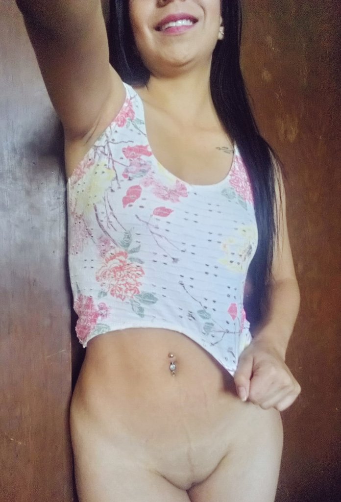 ¿Qué van a pedirle a los reyes magos? 😈 Cuéntenme... #LiviaRegresó #ReyesMagos #RT https://t.co/TuPbyKddNz