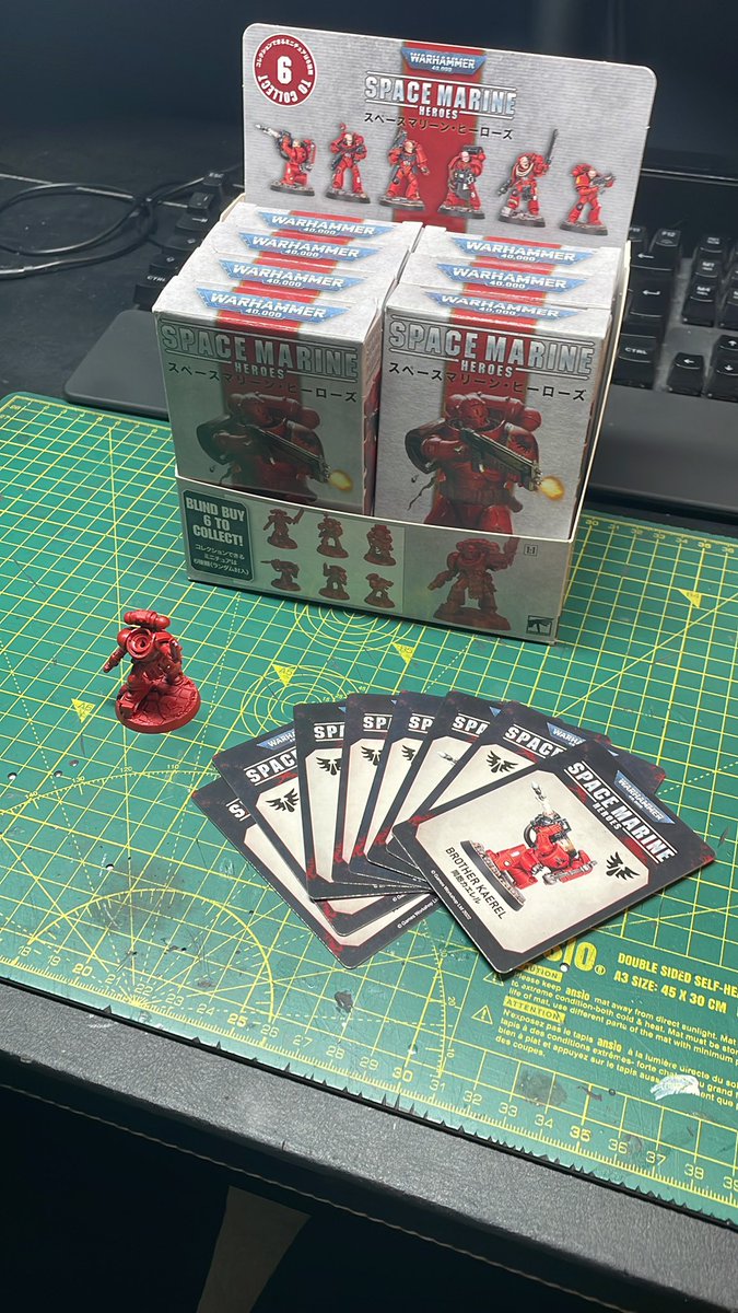 Smadams674's tweet photo. Primaris are cool and everything, but I just have to have a homebrew chapter for all the sweet firstborn minis of my youth! Let’s see what I can make with these!…… #FirstBornAstartes #SuccessorChapter https://t.co/1hodAEPntz