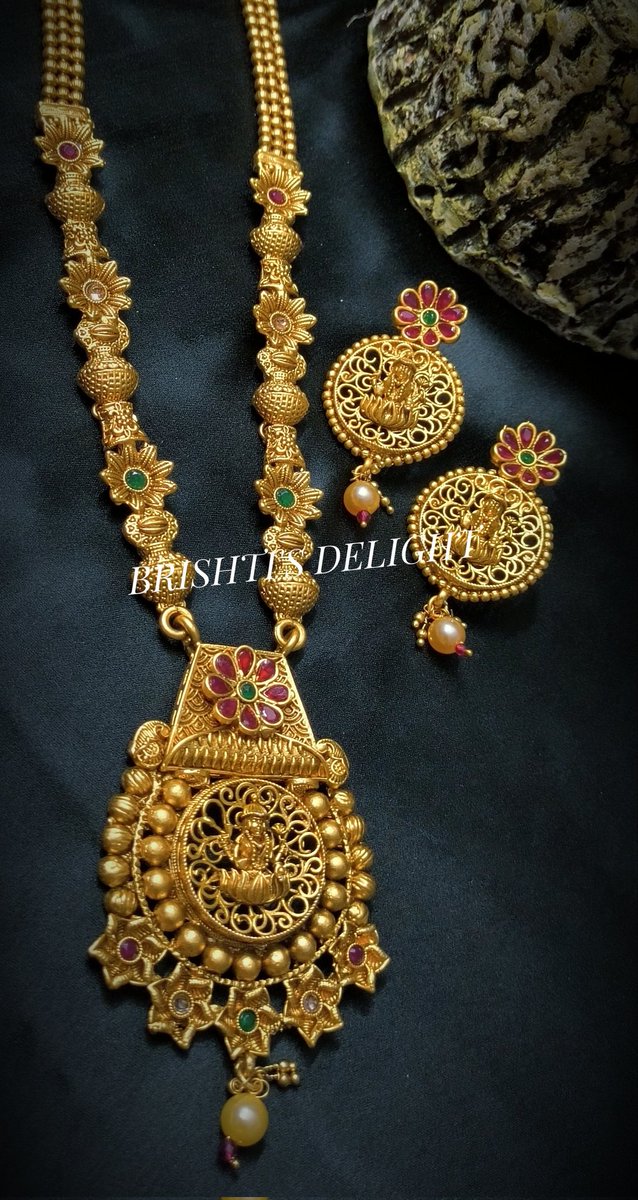 #brishtisdelight #traditionaljewellery #indianjewellery #weddingguestsjewellery 

Dm to order